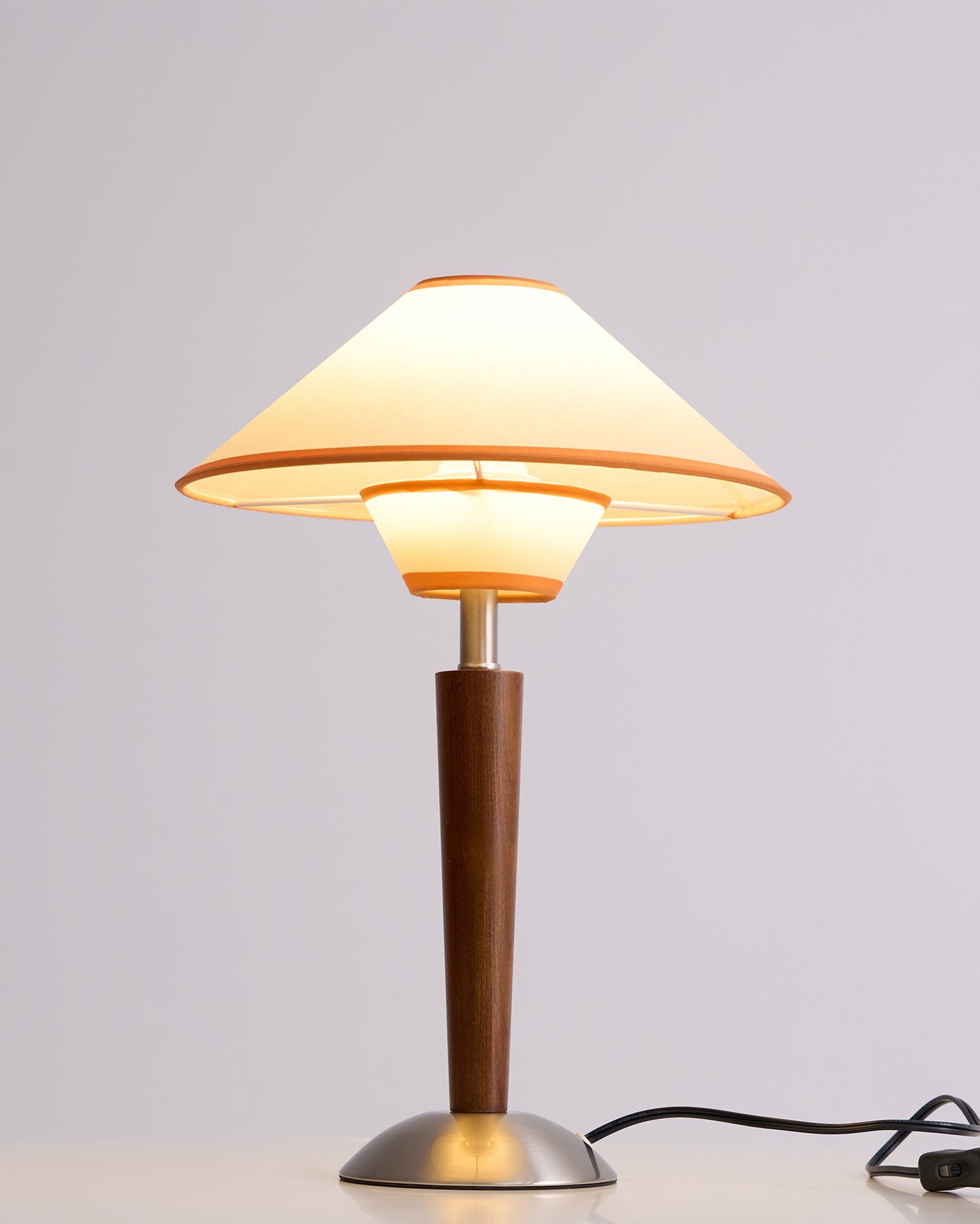 Lampe de Table Talonwood en Bois et Tissu