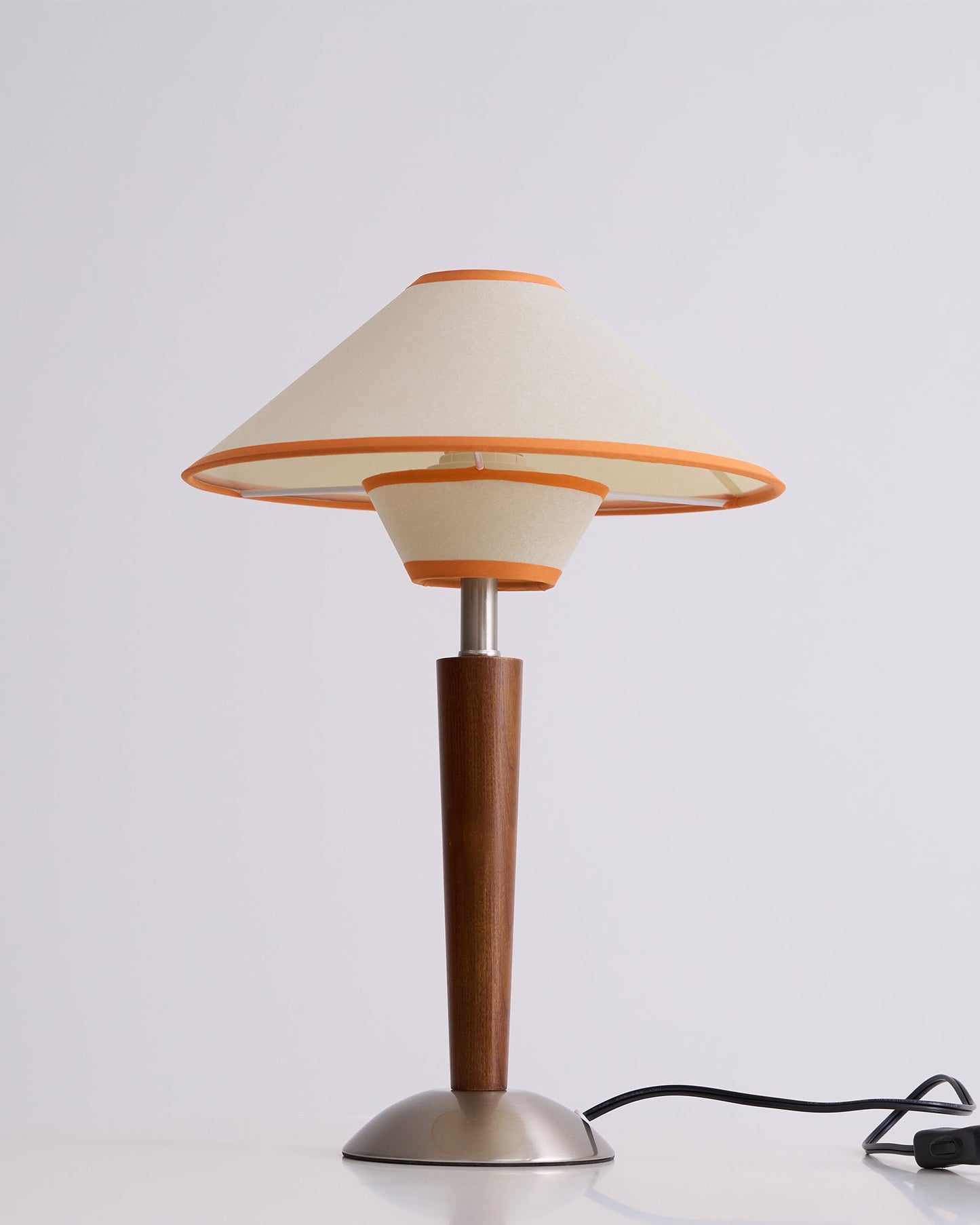 Lampe de Table Talonwood en Bois et Tissu