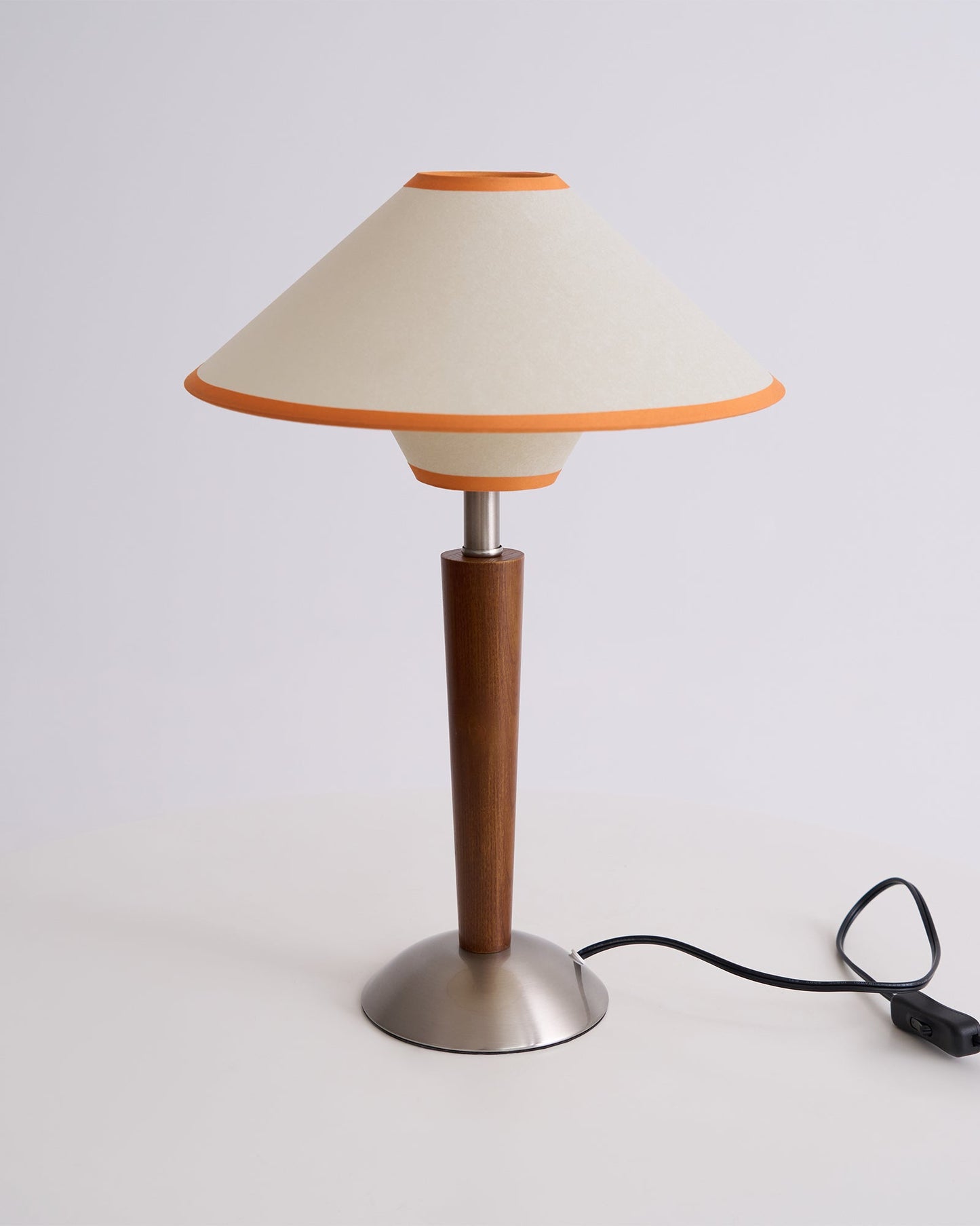 Lampe de Table Talonwood en Bois et Tissu