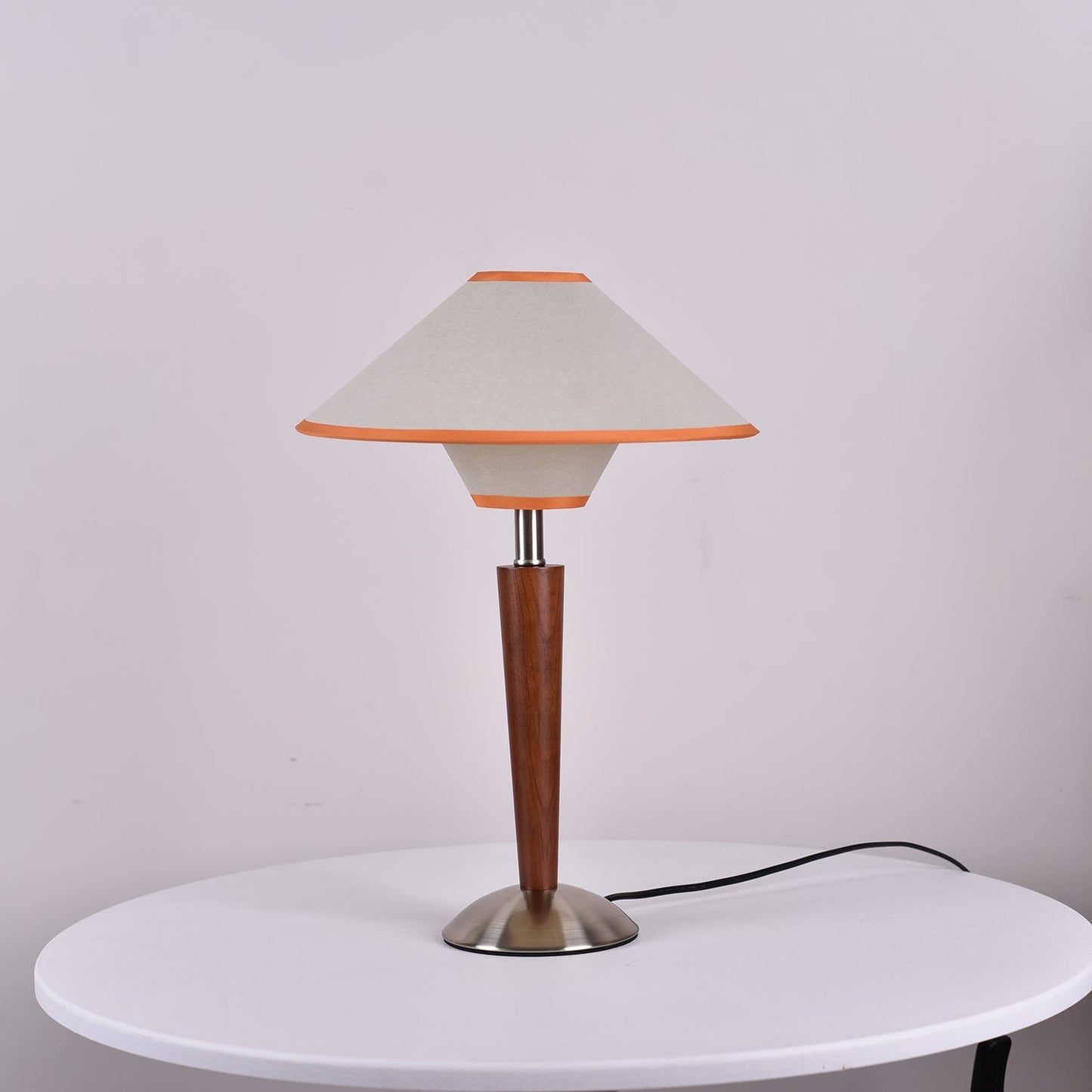 Lampe de Table Talonwood en Bois et Tissu