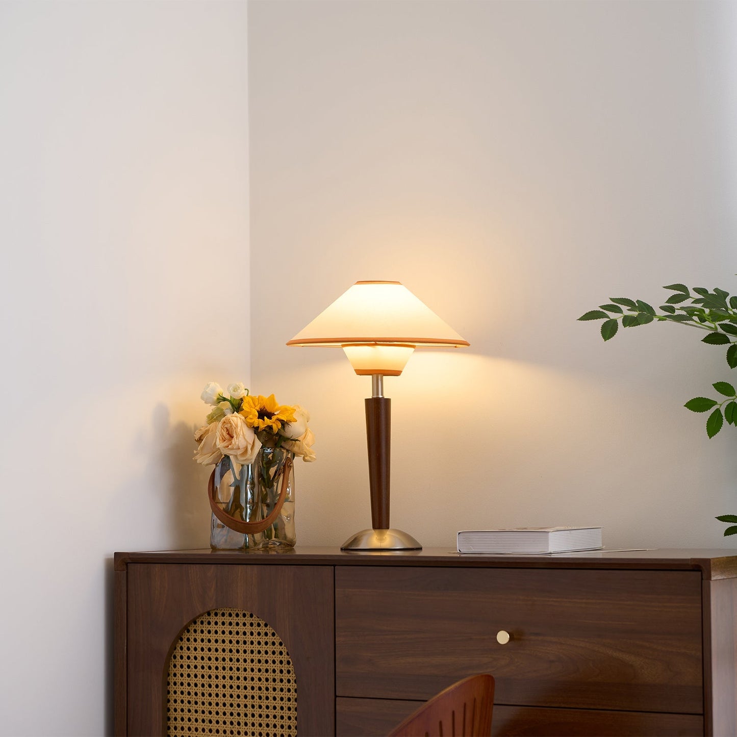 Lampe de Table Talonwood en Bois et Tissu