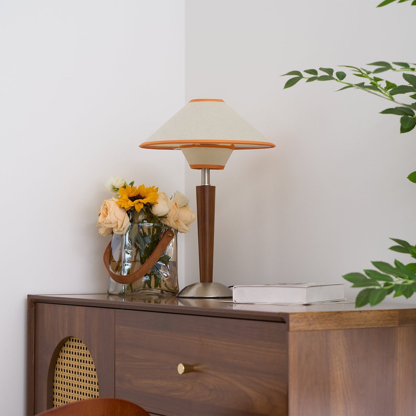 Lampe de Table Talonwood en Bois et Tissu