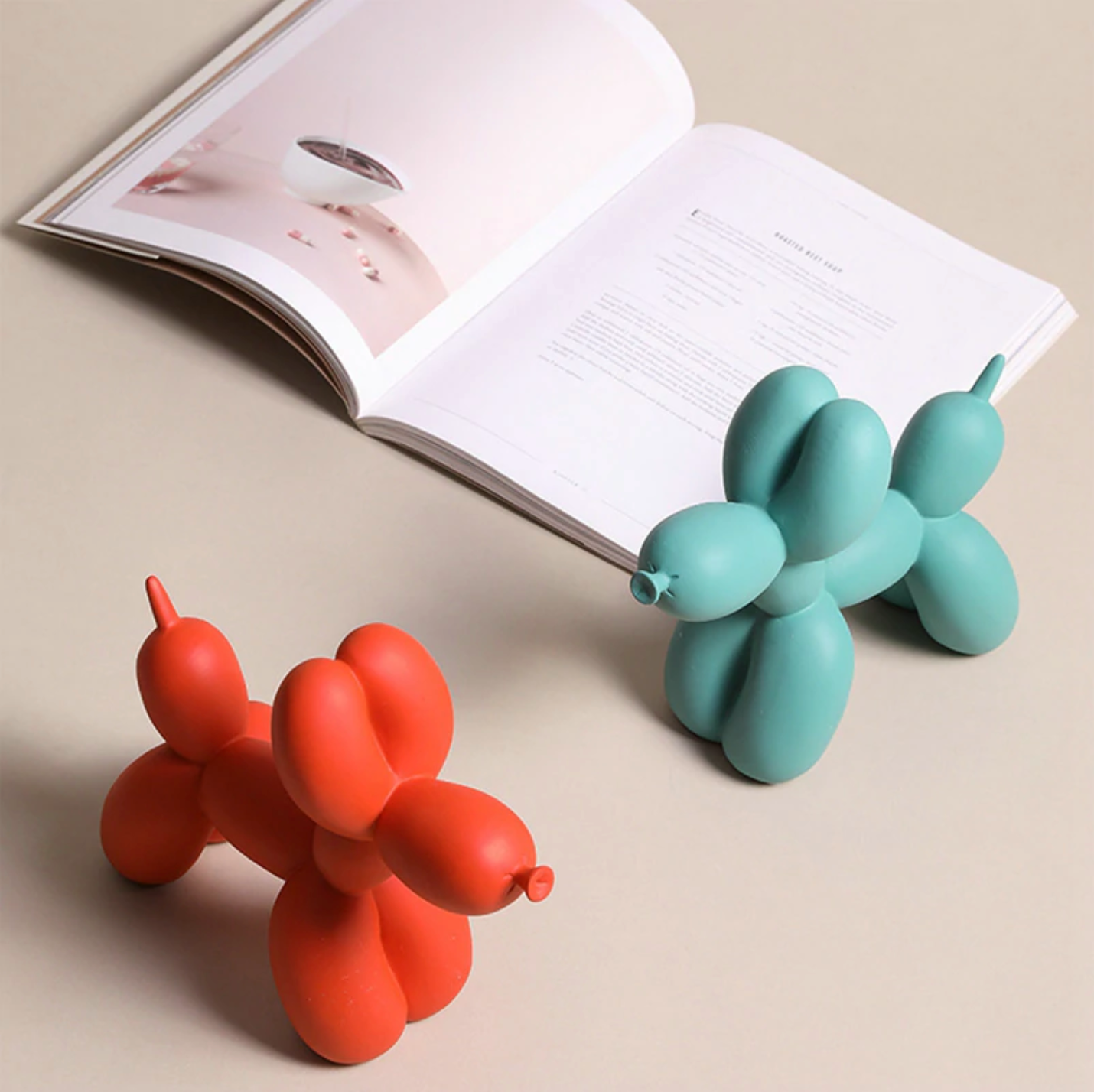 Sculpture Chien Ballon Coloré – Déco Résine Mate Artisanale