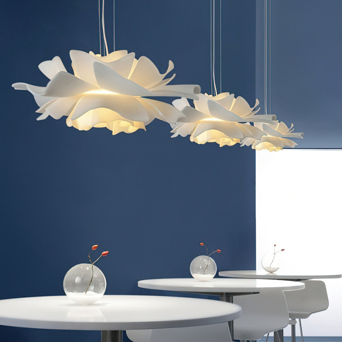 Suspension Lotus Blanche – Élégance Florale pour un Intérieur Moderne