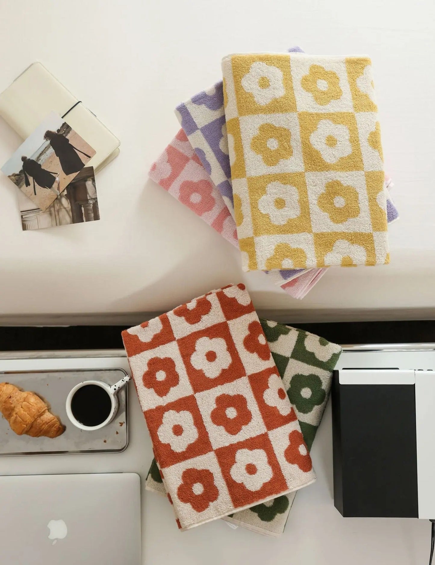 Serviette Giana Fleurie, Coton & Polyester, 2 Tailles Disponibles