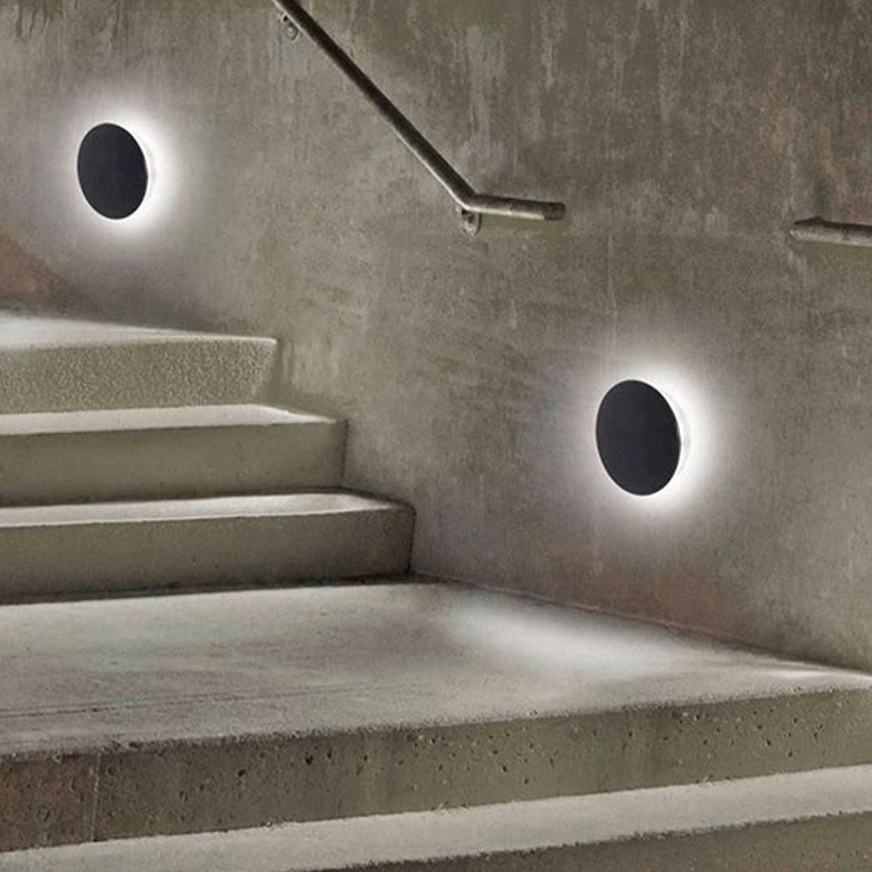 Applique Murale d’Extérieur LED MOON – Éclairage Solaire Moderne pour Jardin, Terrasse ou Escalier