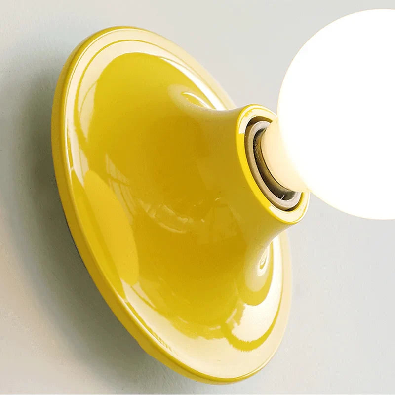 Applique Murale Design en Fer Coloré – Touche Moderne et Élégante