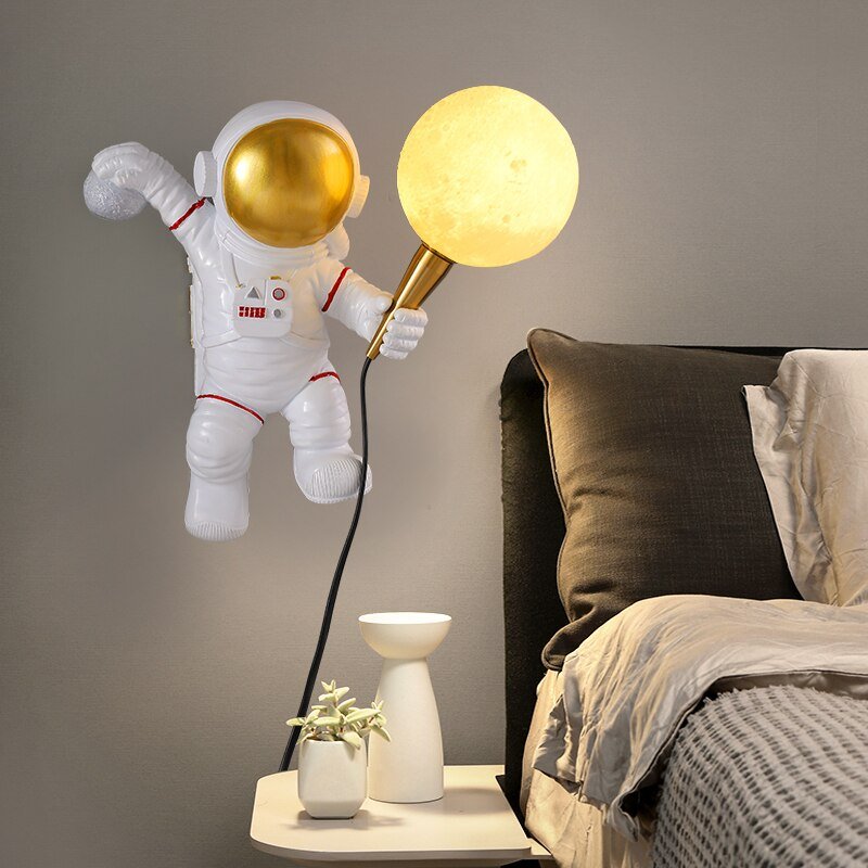 Lampe Astronaute Suspendue – Illuminez votre espace avec un charme venu de l’espace