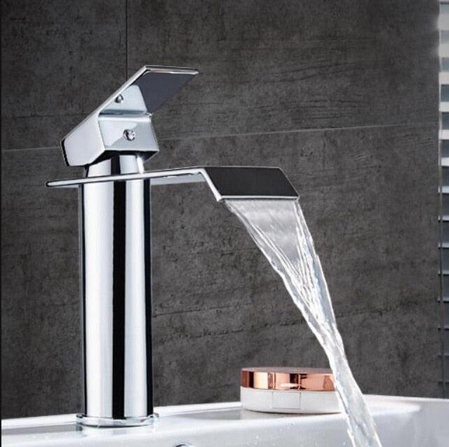 Robinet Cascade en Laiton Doré pour Vasque Salle de Bain