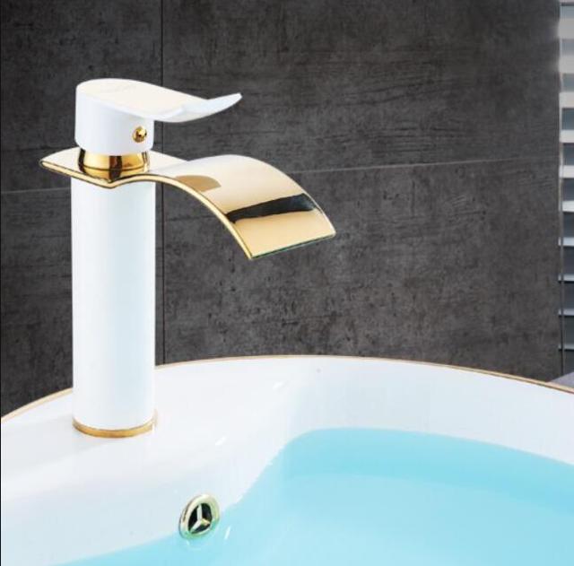 Robinet Cascade en Laiton Doré pour Vasque Salle de Bain