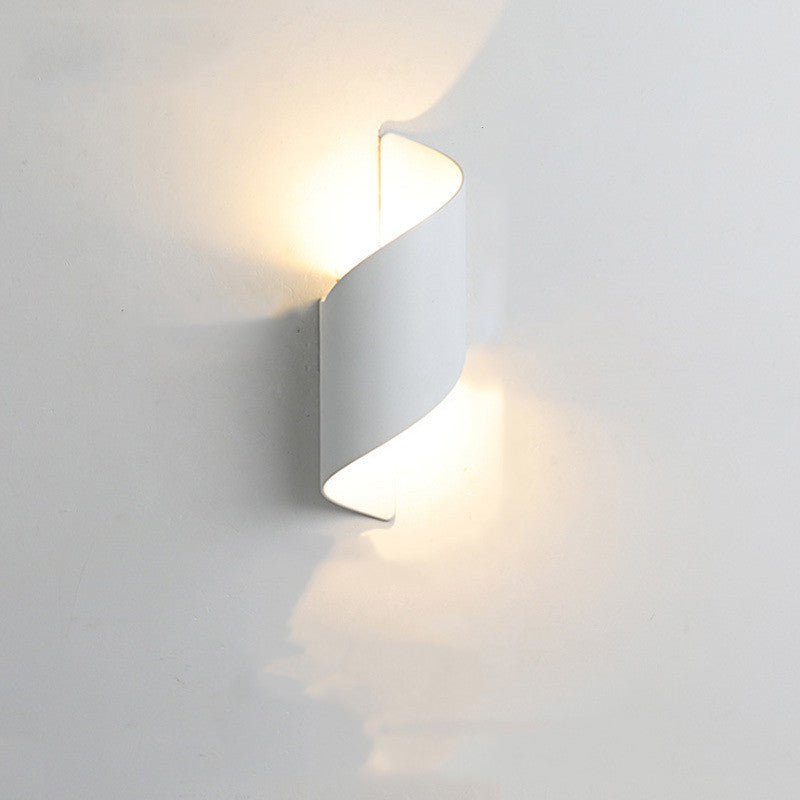 Lampe Murale Extérieure LED Moderne | Design Simple et Résistante à l'Eau pour Éclairage Extérieur