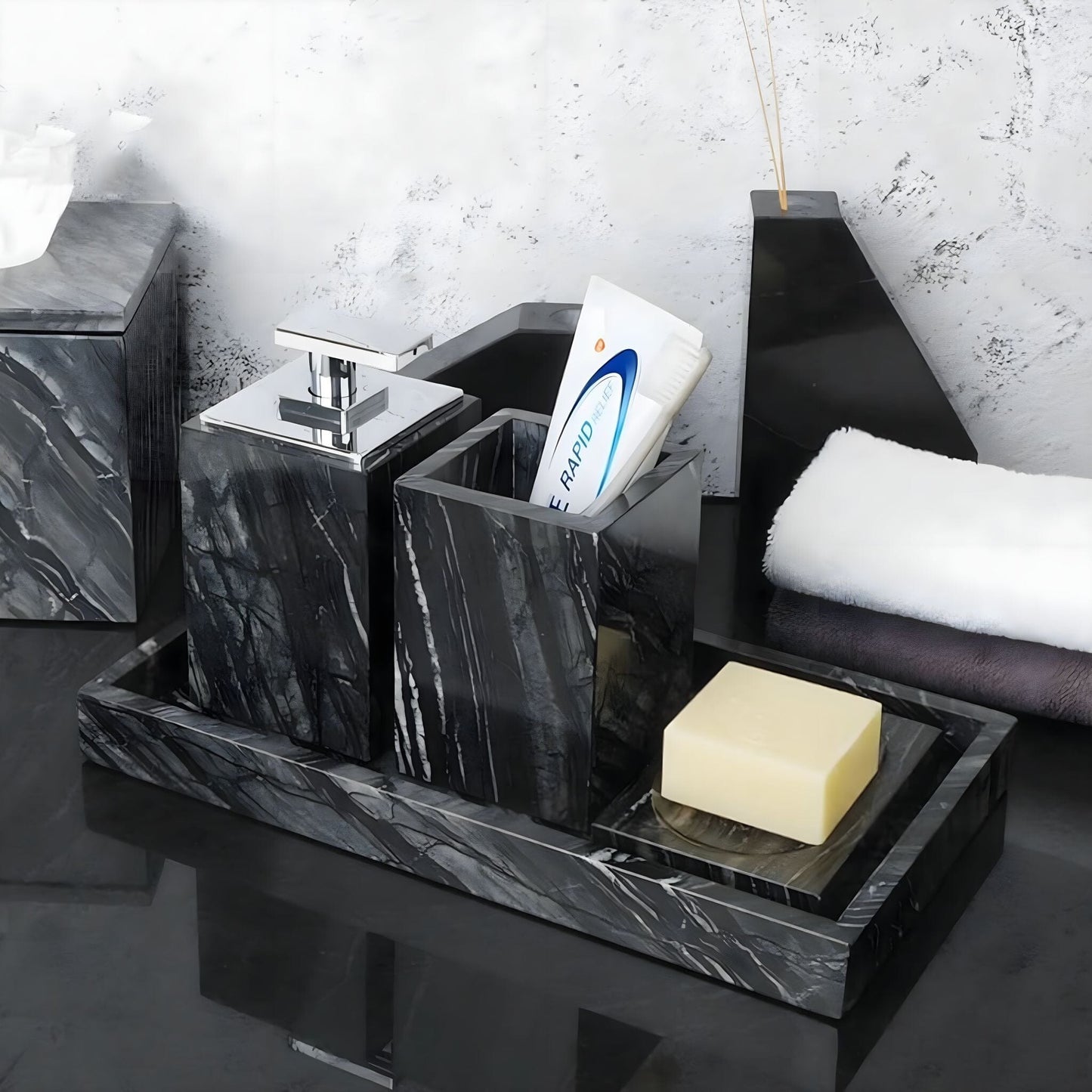 Collection d'Accessoires de Salle de Bain en Marbre Noir Naturel – Élégance Intemporelle et Fonctionnalité Réunie