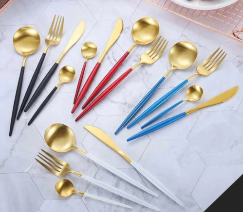 Luxueux ensemble de couverts 24 pièces en acier inoxydable or-argent - Elégance et raffinement