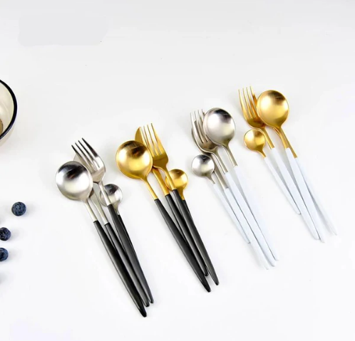 Luxueux ensemble de couverts 24 pièces en acier inoxydable or-argent - Elégance et raffinement