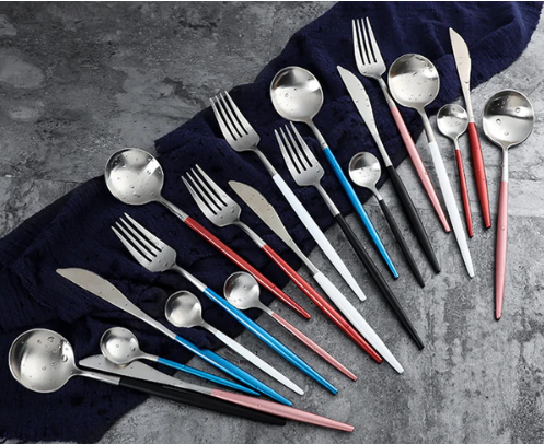 Luxueux ensemble de couverts 24 pièces en acier inoxydable or-argent - Elégance et raffinement