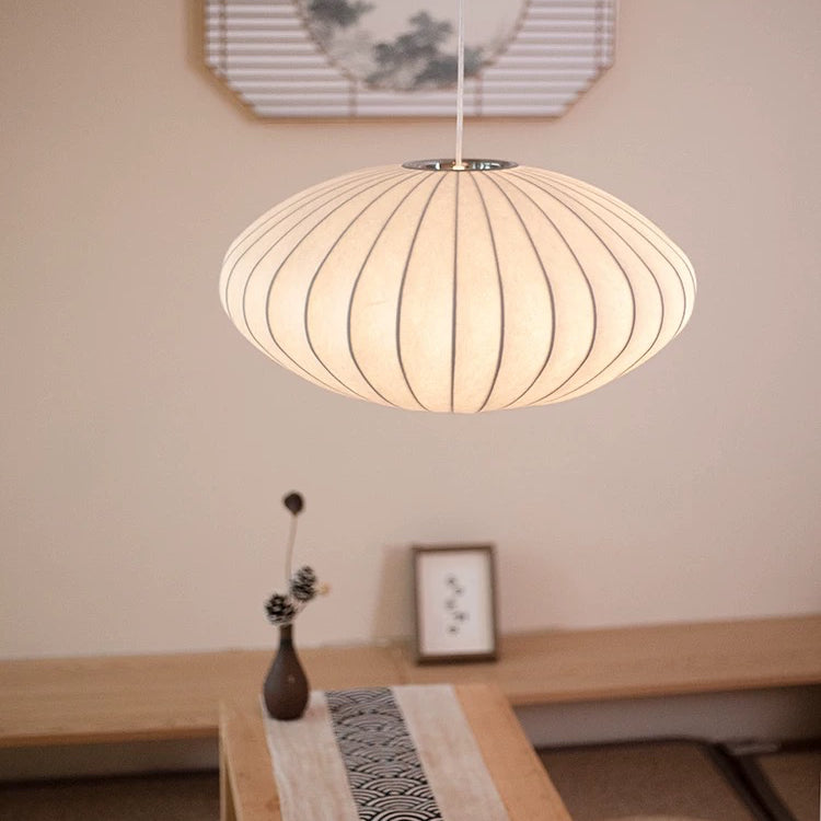 Le Lustre en Soie | Élégance et Raffinement