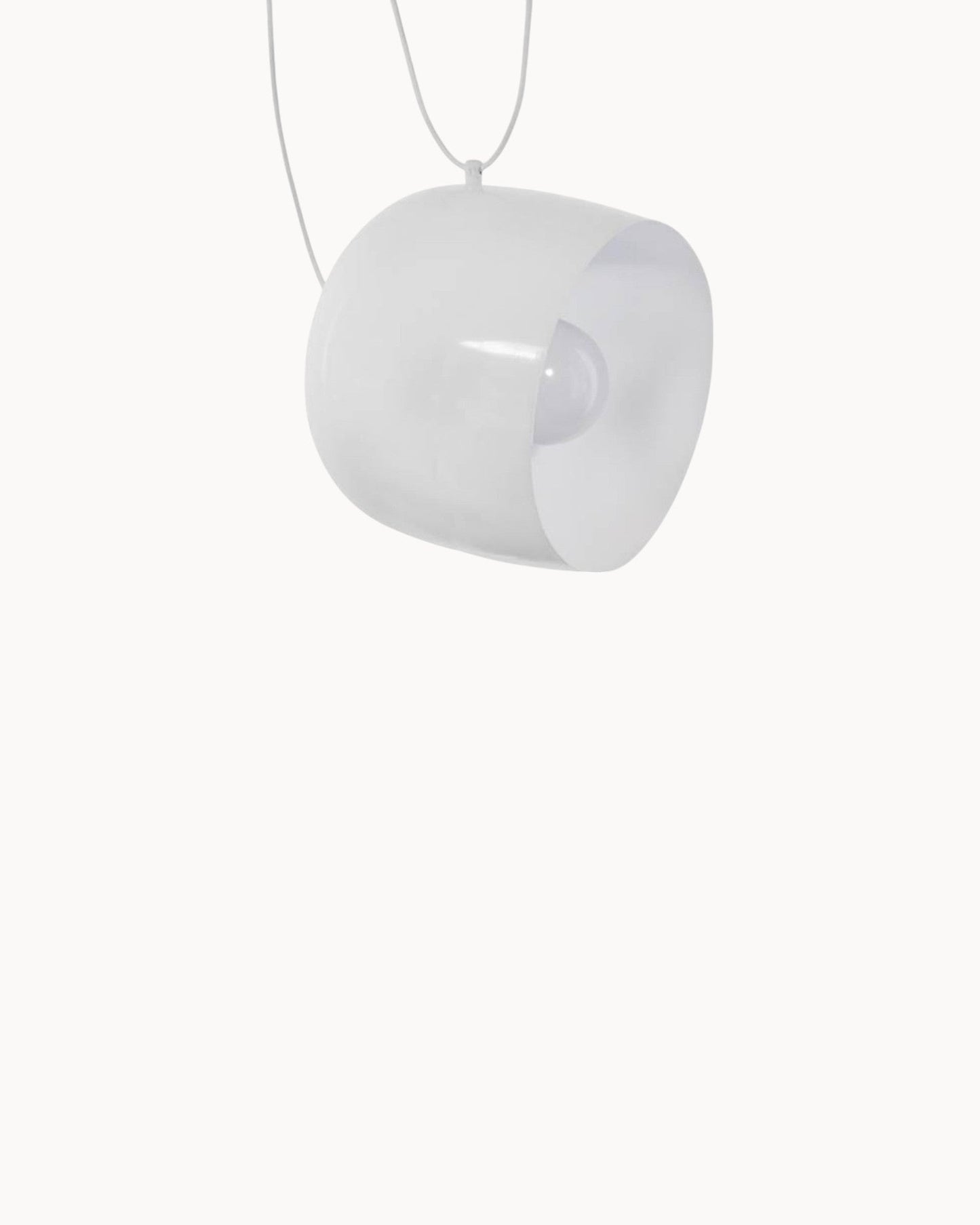 Lampe Aim de Style Industriel – Élégance Métallique et Fonctionnalité Moderne
