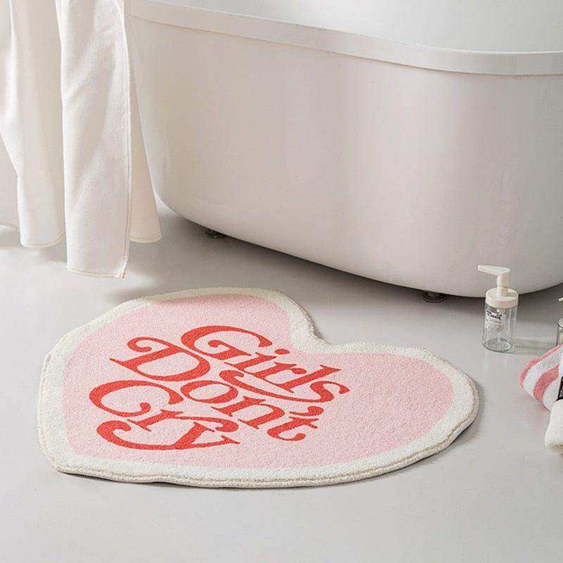 Tapis Cœur “Girls Don’t Cry” – Déco Pop & Confort Douillet