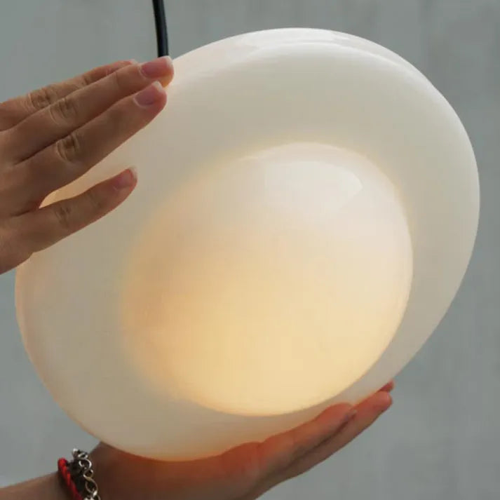 Suspension Vintage en Verre Opalin Blanc | Design Géométrique Élégant