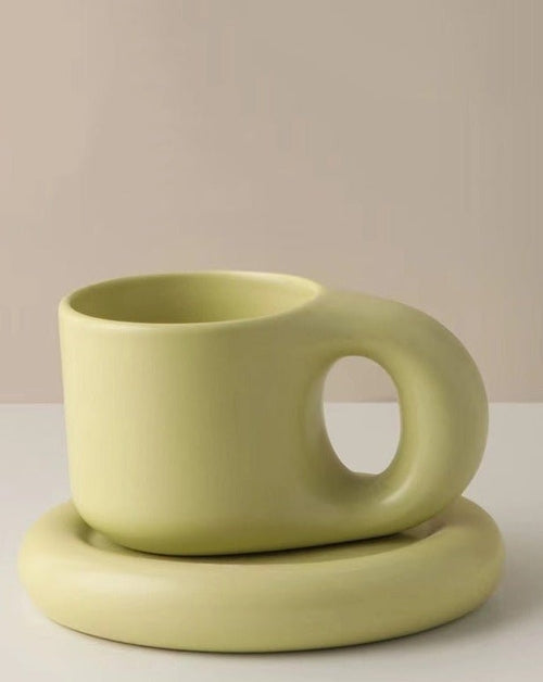 Tasse Chubby en Céramique avec Soucoupe, Fait Main