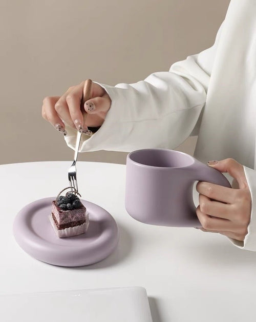 Tasse Chubby en Céramique avec Soucoupe, Fait Main