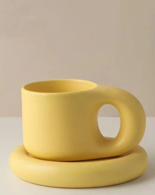 Tasse Chubby en Céramique avec Soucoupe, Fait Main