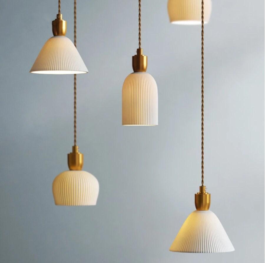 Suspension Céramique Striée Art Déco – Ampoule Incluse