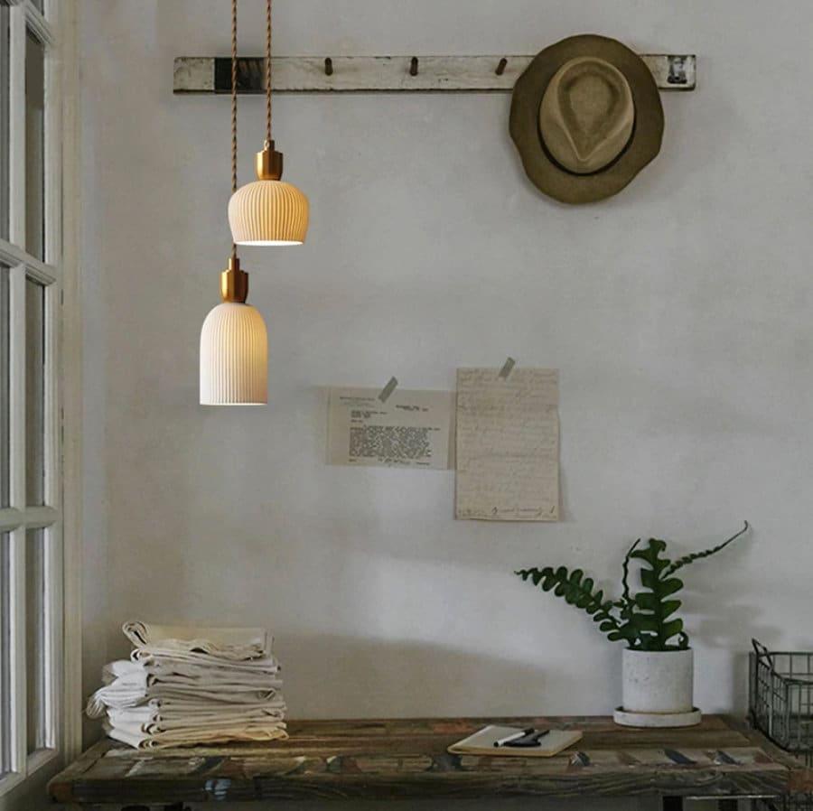Suspension Céramique Striée Art Déco – Ampoule Incluse