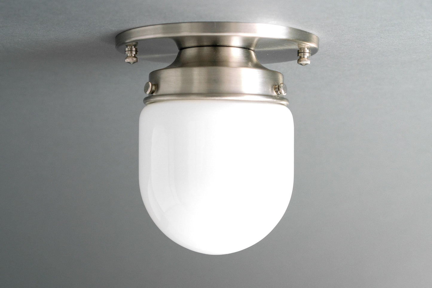 Plafonnier Art Déco Verre Opale – Ø13cm, Laiton ou Nickel