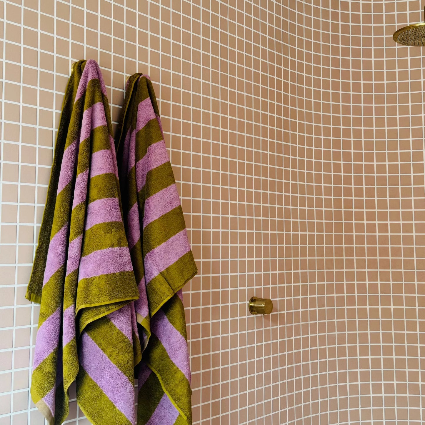 Serviette de Bain Harley – Confort Rayé au Quotidien