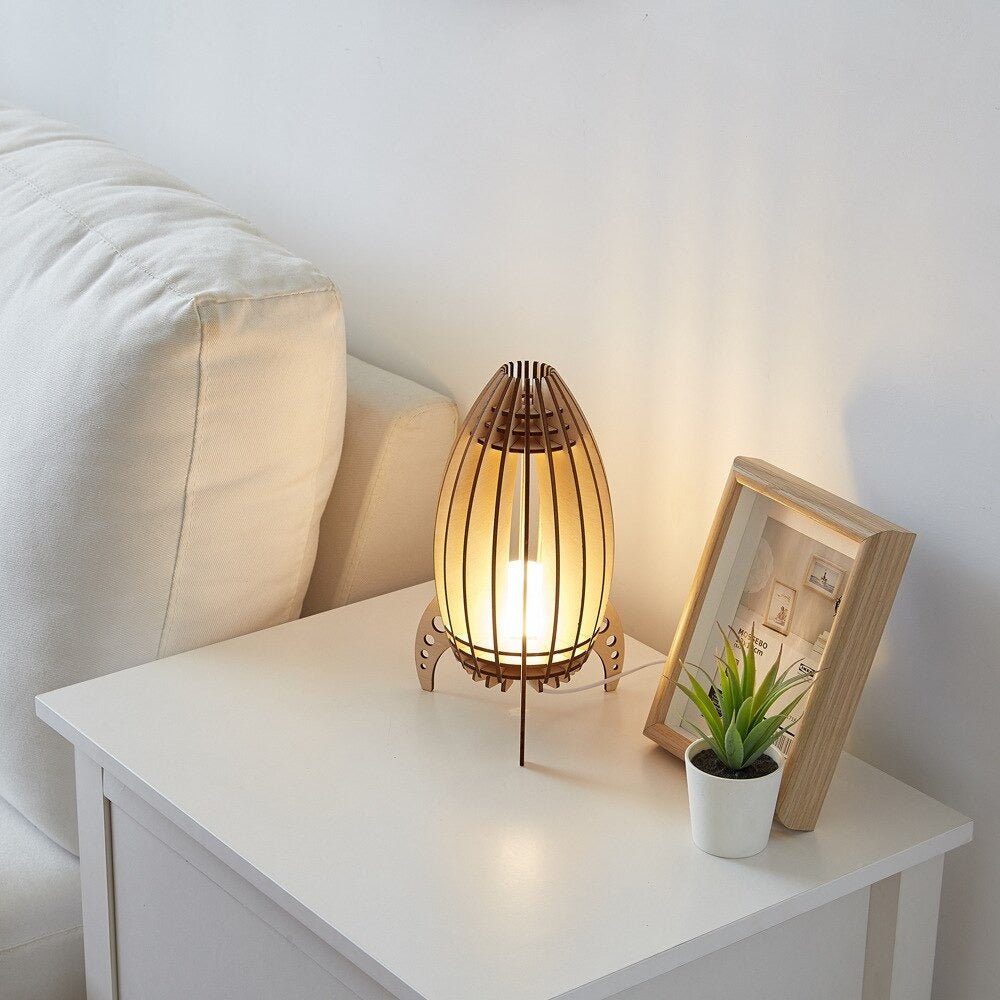 Lampe de Chevet Fusée en Bois – Design Original pour Chambre d’Enfant