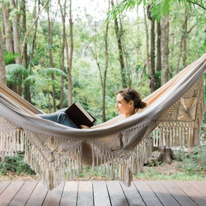 Hamac Bohème en Macramé – Détente artisanale à deux, où que vous soyez
