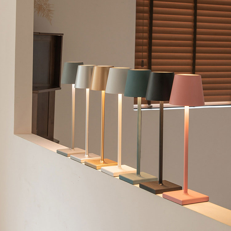 Lumière Nordique | Lampe de Table Rechargeable Sans Fil | Éclairage Pratique et Moderne