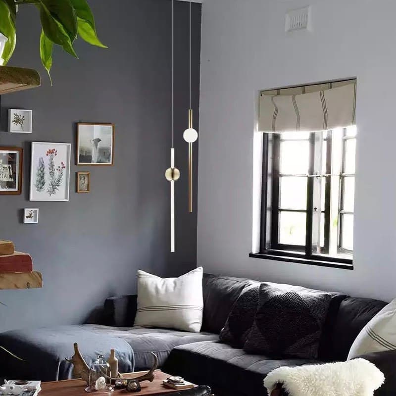 Suspension LED Tubulaire Dorée avec Sphère Blanche