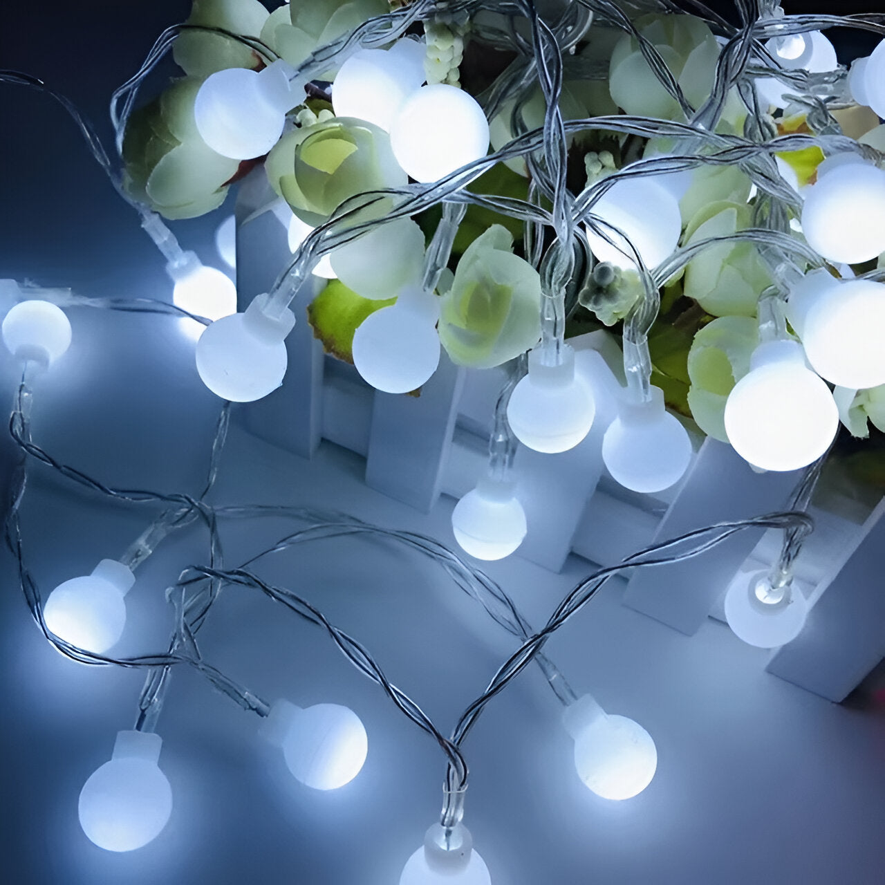 Guirlande Décorative à Boules LED – Éclat Festif pour Intérieur et Extérieur