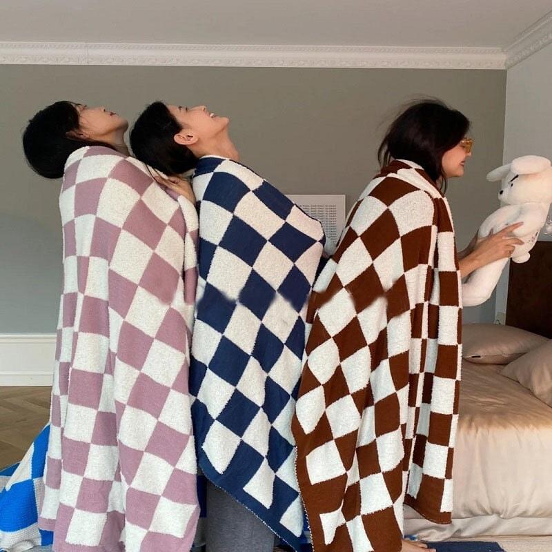 Plaid à Carreaux Doux, 127x152cm, Polyester Confort