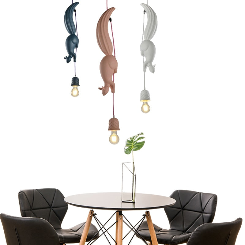 Suspension LED Nordique Écureuil en Résine, Design