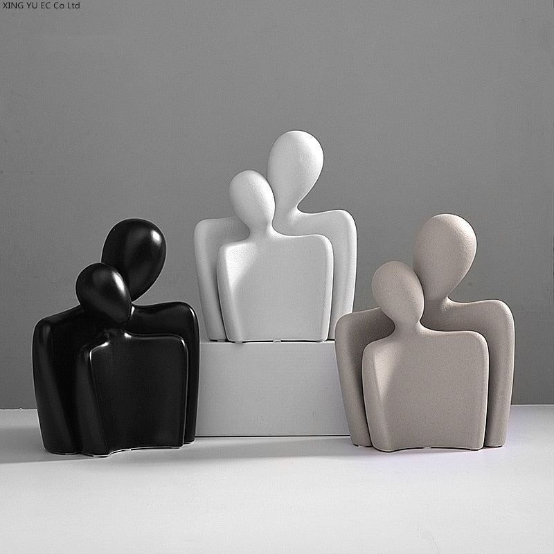 Sculpture Céramique "Mes Bras Toujours Pour Toi" – Une Ode à l’Amour et à l’Intimité