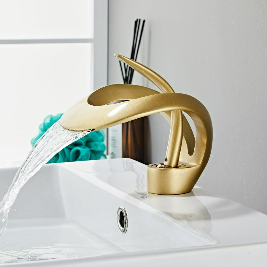 Waterfall – Robinet de Salle de Bain en Laiton Doré Brossé avec Bec Cascade