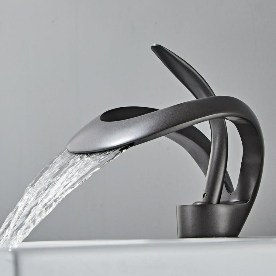 Waterfall – Robinet de Salle de Bain en Laiton Doré Brossé avec Bec Cascade