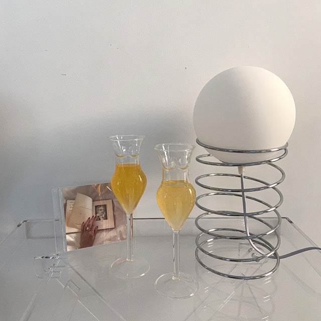 Lampe de Table Spirale – Élégance Artistique Inspirée du Style Bauhaus