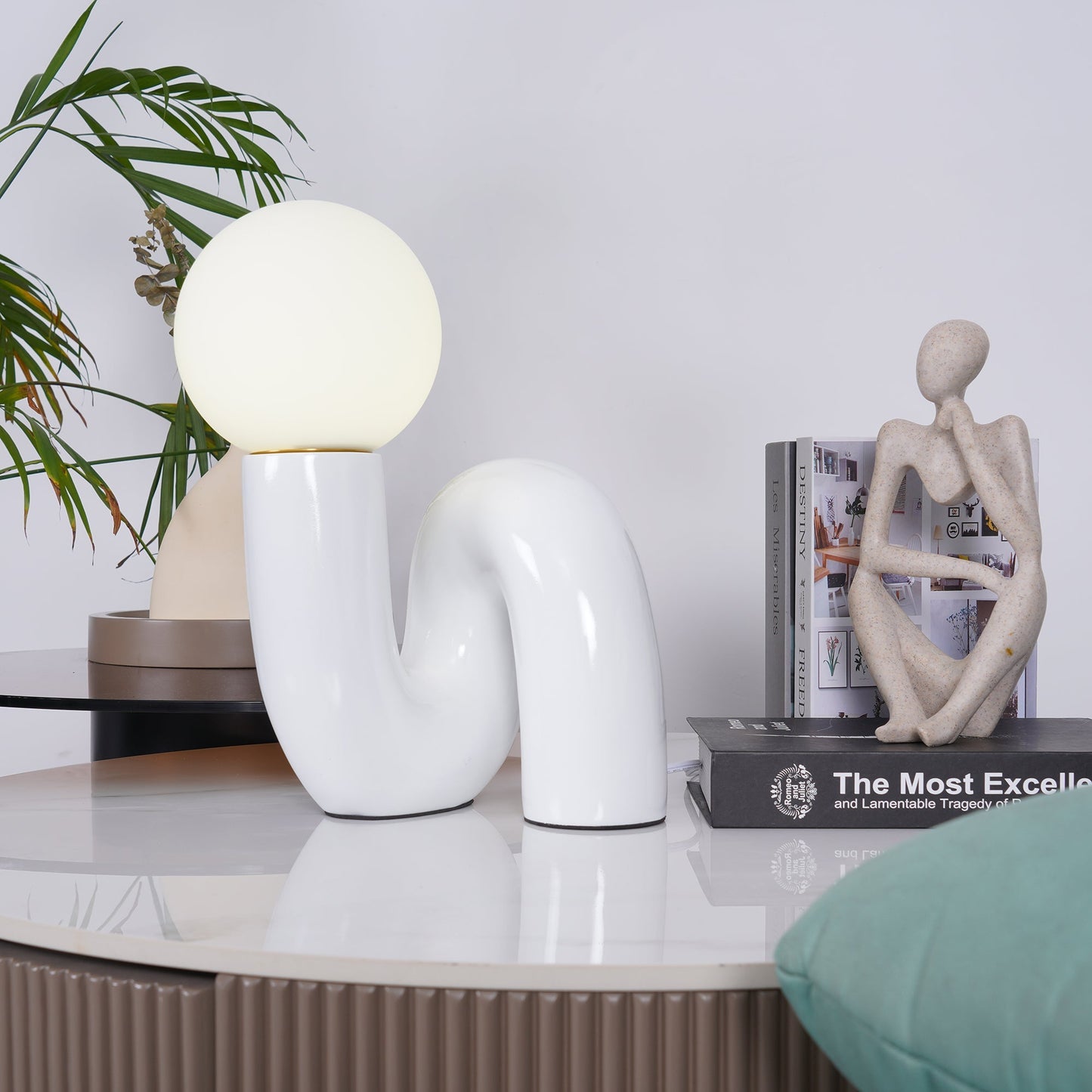 Lampe de Table Design, Verre Opale et Base Spiralée, 40 cm