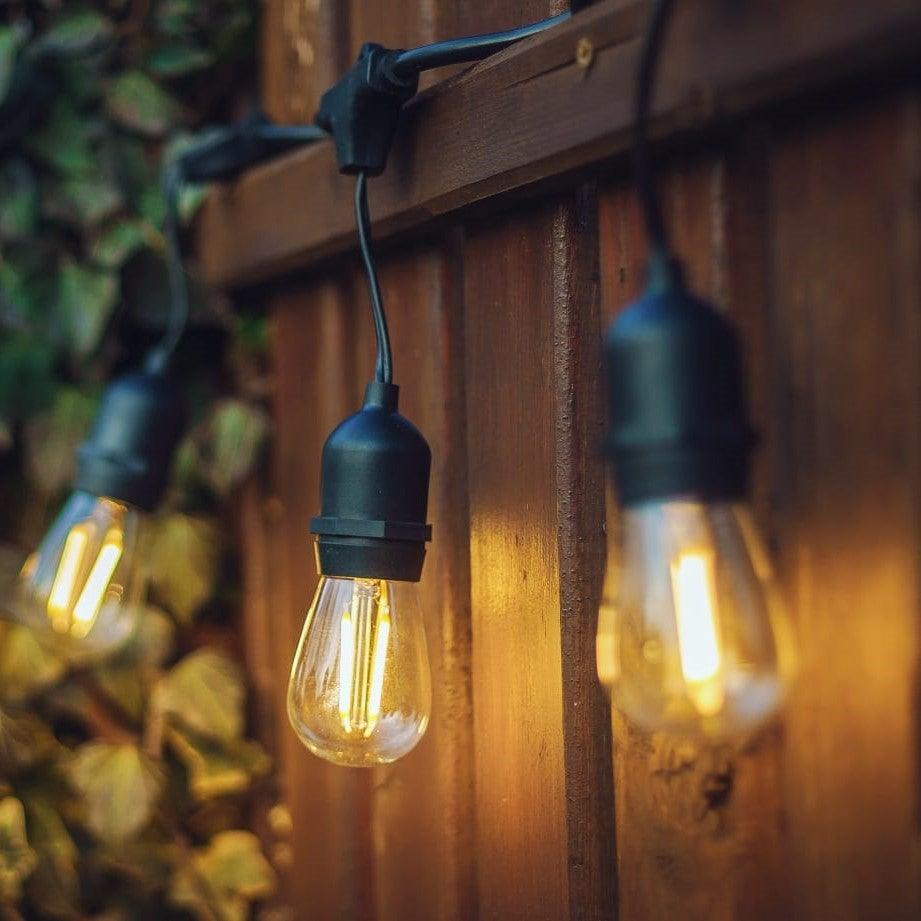 Guirlandes LED Extérieures Étanches à Lumière Blanche Chaude