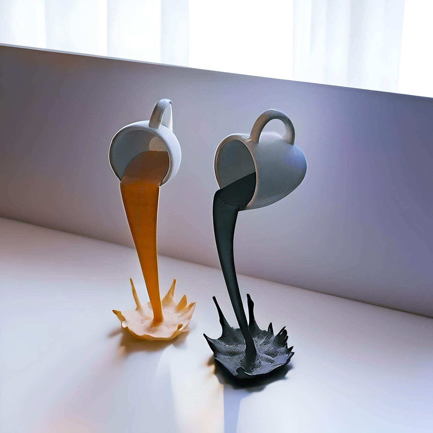 Sculpture Tasse de Café Renversée – Art Déco Original en Résine