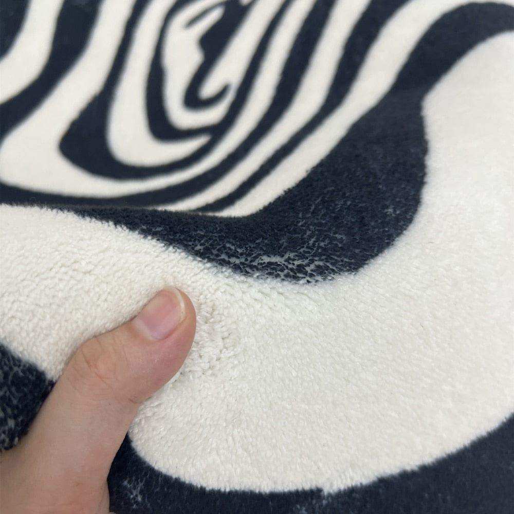 Tapis Illusion Optique Noir et Blanc – Design Moderne Antidérapant