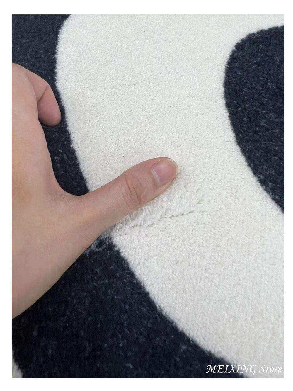 Tapis Illusion Optique Noir et Blanc – Design Moderne Antidérapant