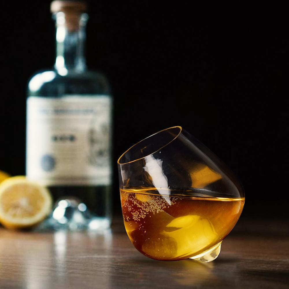 Verre à Whisky Inclinable Minimaliste – Design Élégant en Verre Soufflé