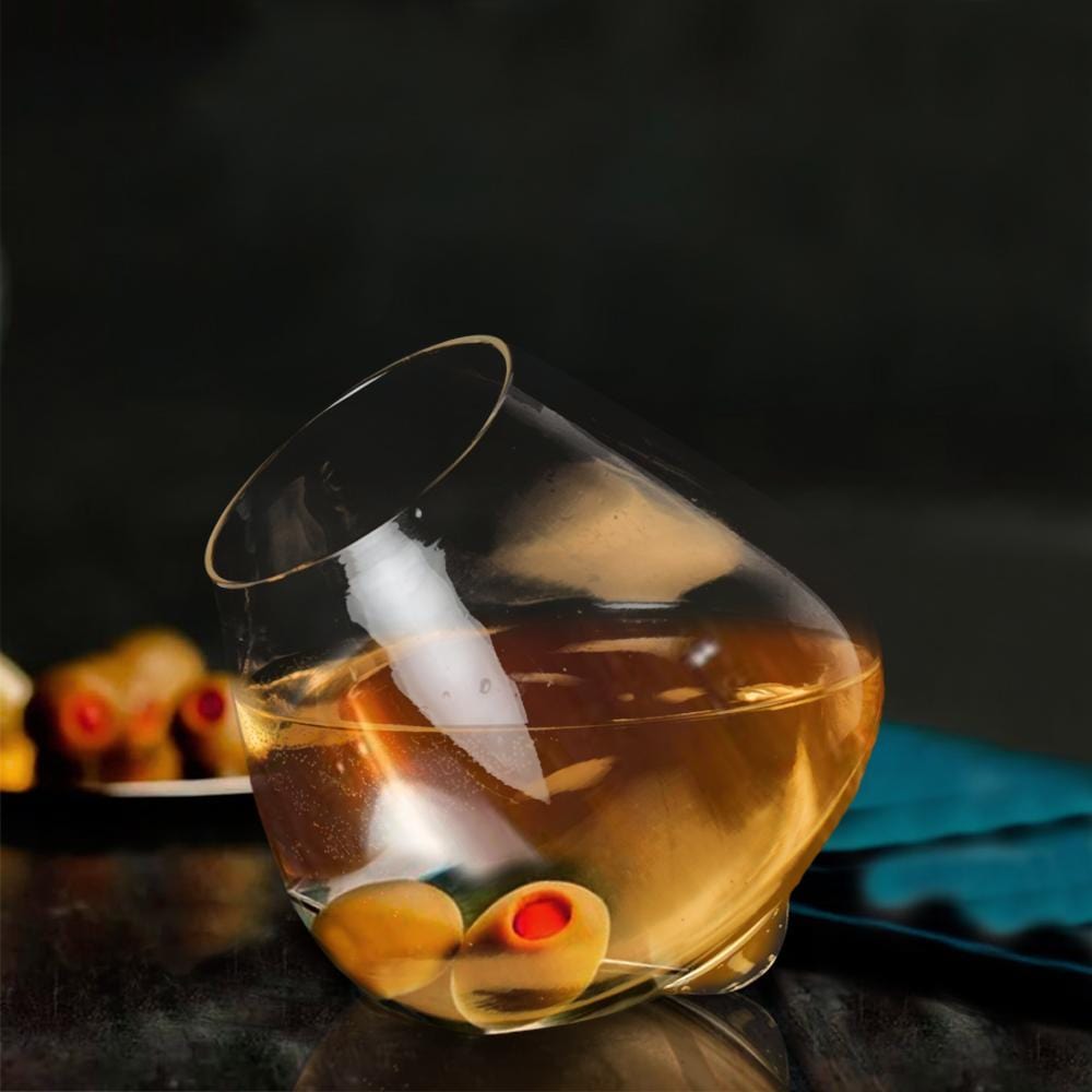 Verre à Whisky Inclinable Minimaliste – Design Élégant en Verre Soufflé