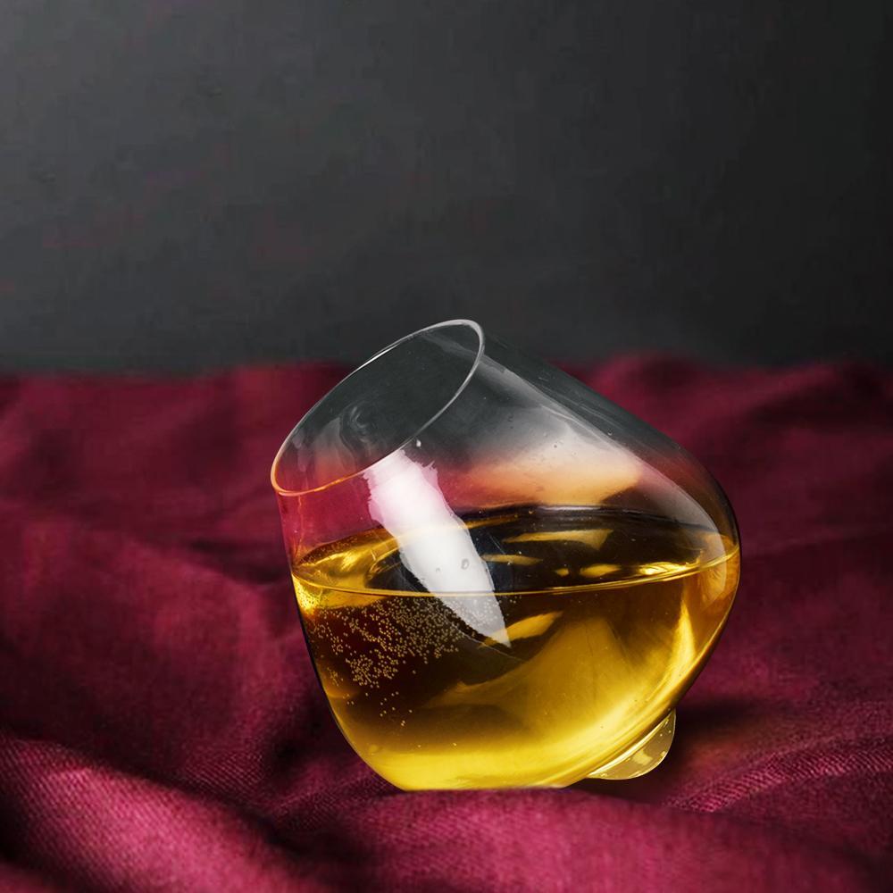 Verre à Whisky Inclinable Minimaliste – Design Élégant en Verre Soufflé