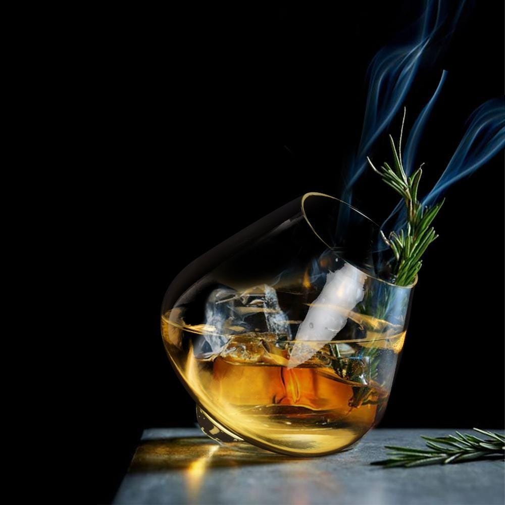 Verre à Whisky Inclinable Minimaliste – Design Élégant en Verre Soufflé
